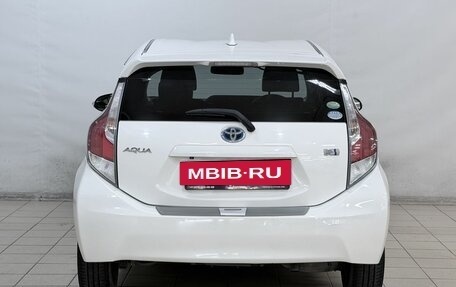 Toyota Aqua I, 2015 год, 899 000 рублей, 6 фотография