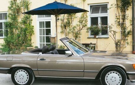 Mercedes-Benz SL-Класс, 1988 год, 11 250 000 рублей, 2 фотография