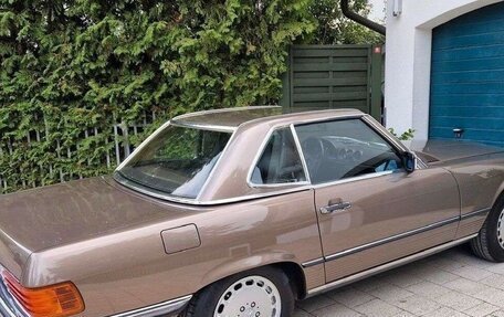 Mercedes-Benz SL-Класс, 1988 год, 11 250 000 рублей, 3 фотография