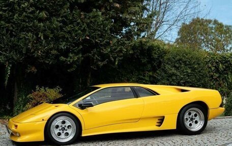 Lamborghini Diablo, 1993 год, 19 900 000 рублей, 3 фотография