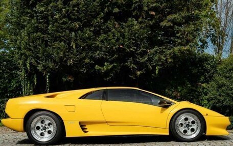 Lamborghini Diablo, 1993 год, 19 900 000 рублей, 5 фотография