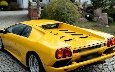 Lamborghini Diablo, 1993 год, 19 900 000 рублей, 8 фотография