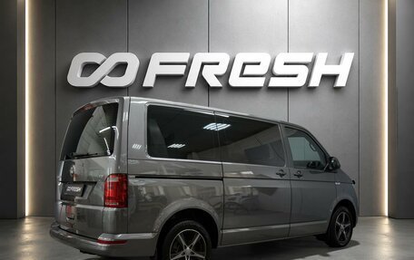 Volkswagen Caravelle T6 рестайлинг, 2016 год, 4 250 000 рублей, 2 фотография