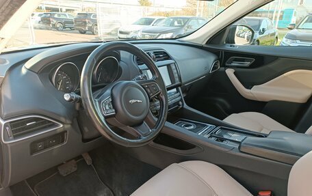 Jaguar F-Pace, 2016 год, 2 245 000 рублей, 18 фотография