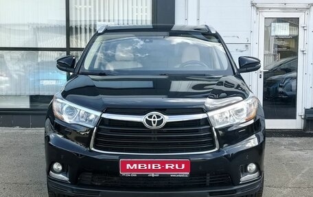 Toyota Highlander III, 2014 год, 2 400 000 рублей, 2 фотография