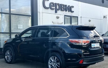 Toyota Highlander III, 2014 год, 2 400 000 рублей, 7 фотография