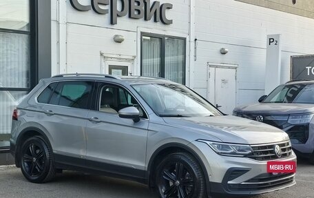 Volkswagen Tiguan II, 2021 год, 2 950 000 рублей, 3 фотография