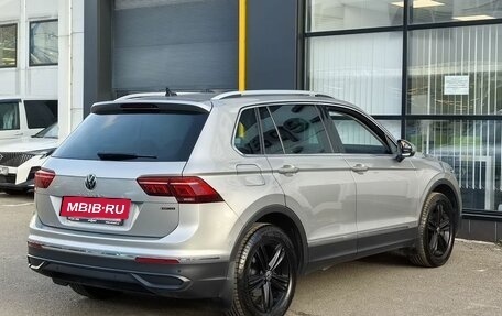 Volkswagen Tiguan II, 2021 год, 2 950 000 рублей, 5 фотография