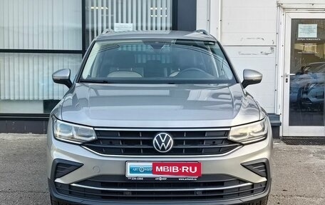 Volkswagen Tiguan II, 2021 год, 2 950 000 рублей, 2 фотография