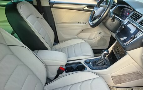 Volkswagen Tiguan II, 2021 год, 2 950 000 рублей, 13 фотография