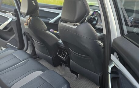 Geely Atlas, 2024 год, 2 600 000 рублей, 10 фотография