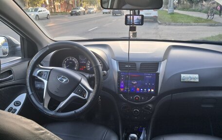 Hyundai Solaris II рестайлинг, 2012 год, 380 000 рублей, 5 фотография