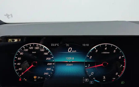 Mercedes-Benz GLA, 2021 год, 2 700 000 рублей, 9 фотография