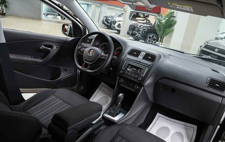 Volkswagen Polo VI (EU Market), 2017 год, 1 050 000 рублей, 5 фотография