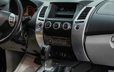 Mitsubishi Pajero Sport II рестайлинг, 2014 год, 1 790 000 рублей, 11 фотография