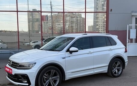 Volkswagen Tiguan II, 2018 год, 1 980 000 рублей, 1 фотография