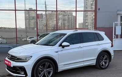 Volkswagen Tiguan II, 2018 год, 1 980 000 рублей, 1 фотография