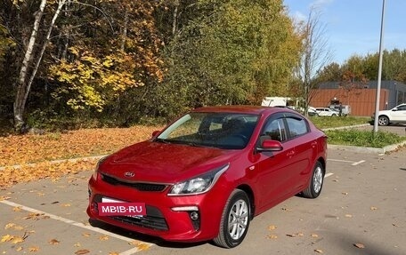 KIA Rio IV, 2018 год, 1 250 000 рублей, 2 фотография