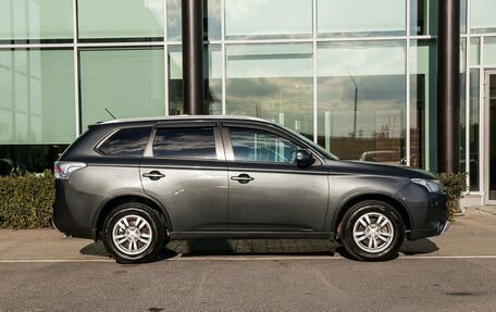 Mitsubishi Outlander III рестайлинг 3, 2014 год, 1 700 000 рублей, 8 фотография