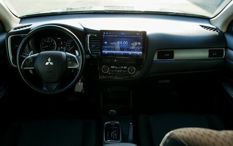 Mitsubishi Outlander III рестайлинг 3, 2014 год, 1 700 000 рублей, 22 фотография