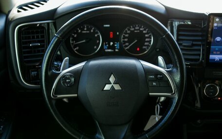 Mitsubishi Outlander III рестайлинг 3, 2014 год, 1 700 000 рублей, 18 фотография