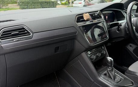 Volkswagen Tiguan II, 2018 год, 1 980 000 рублей, 12 фотография