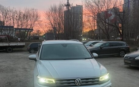 Volkswagen Tiguan II, 2018 год, 1 980 000 рублей, 4 фотография