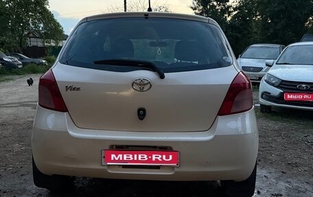 Toyota Vitz, 2005 год, 450 000 рублей, 1 фотография