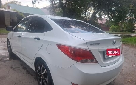 Hyundai Solaris II рестайлинг, 2015 год, 875 000 рублей, 4 фотография