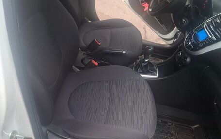 Hyundai Solaris II рестайлинг, 2015 год, 875 000 рублей, 23 фотография