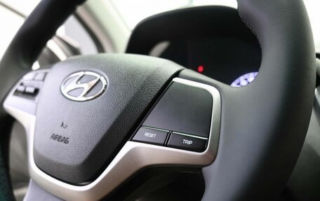 Hyundai Solaris II рестайлинг, 2017 год, 1 049 900 рублей, 18 фотография