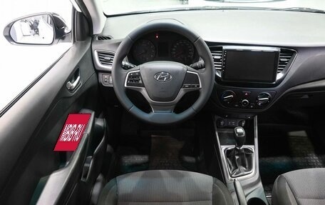Hyundai Solaris II рестайлинг, 2017 год, 1 049 900 рублей, 14 фотография