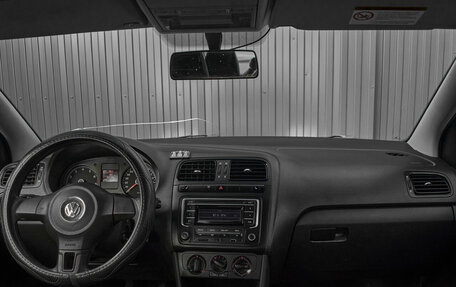 Volkswagen Polo VI (EU Market), 2013 год, 800 000 рублей, 10 фотография
