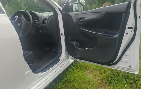Toyota Corolla, 2011 год, 1 000 000 рублей, 7 фотография