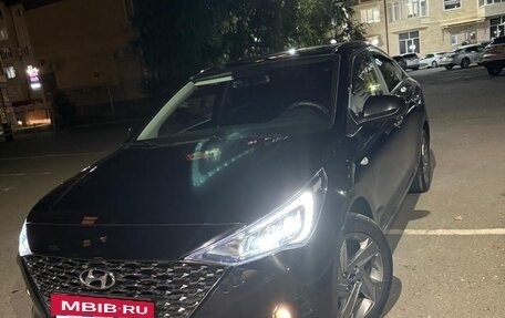 Hyundai Solaris II рестайлинг, 2021 год, 1 850 000 рублей, 2 фотография
