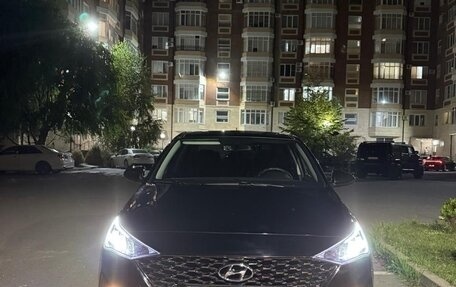 Hyundai Solaris II рестайлинг, 2021 год, 1 850 000 рублей, 6 фотография