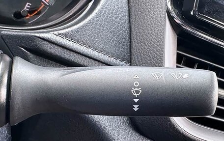 Toyota Yaris, 2022 год, 1 392 000 рублей, 20 фотография