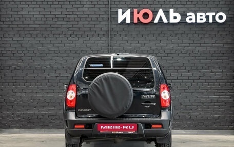 Chevrolet Niva I рестайлинг, 2018 год, 800 000 рублей, 5 фотография