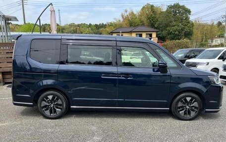 Honda Stepwgn, 2023 год, 2 223 000 рублей, 2 фотография