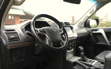 Toyota Land Cruiser Prado 150 рестайлинг 2, 2018 год, 4 400 000 рублей, 10 фотография