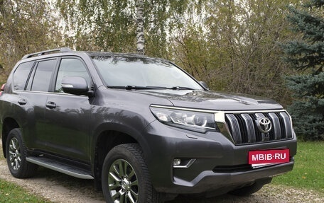 Toyota Land Cruiser Prado 150 рестайлинг 2, 2018 год, 4 400 000 рублей, 3 фотография