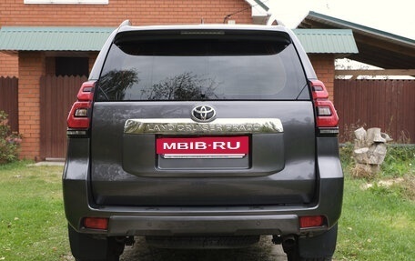 Toyota Land Cruiser Prado 150 рестайлинг 2, 2018 год, 4 400 000 рублей, 6 фотография