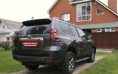 Toyota Land Cruiser Prado 150 рестайлинг 2, 2018 год, 4 400 000 рублей, 5 фотография
