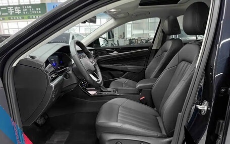 Volkswagen Passat B8 рестайлинг, 2023 год, 2 400 000 рублей, 12 фотография