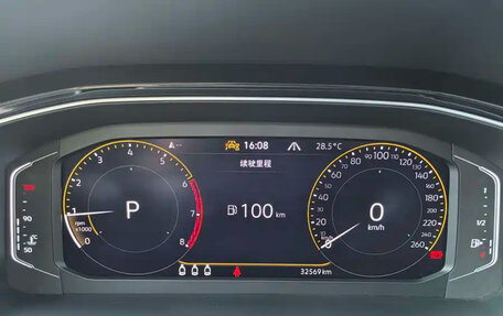 Volkswagen T-Roc I, 2022 год, 2 100 000 рублей, 9 фотография