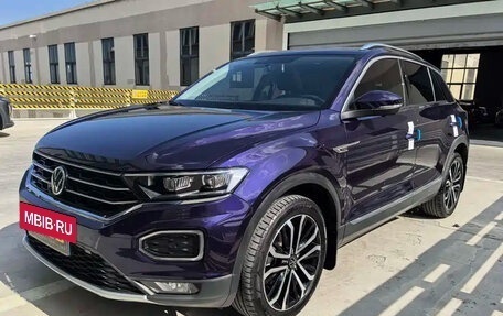 Volkswagen T-Roc I, 2022 год, 2 100 000 рублей, 3 фотография