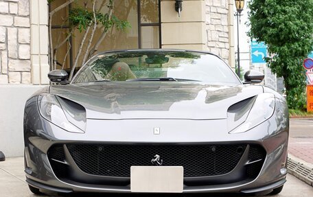 Ferrari 812, 2022 год, 44 400 000 рублей, 2 фотография