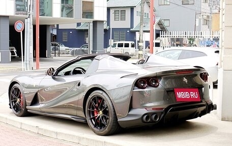 Ferrari 812, 2022 год, 44 400 000 рублей, 4 фотография