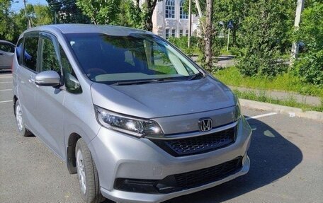 Honda Freed II, 2021 год, 1 350 000 рублей, 1 фотография