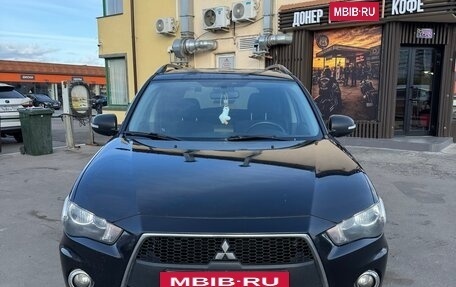Mitsubishi Outlander III рестайлинг 3, 2012 год, 1 150 000 рублей, 2 фотография